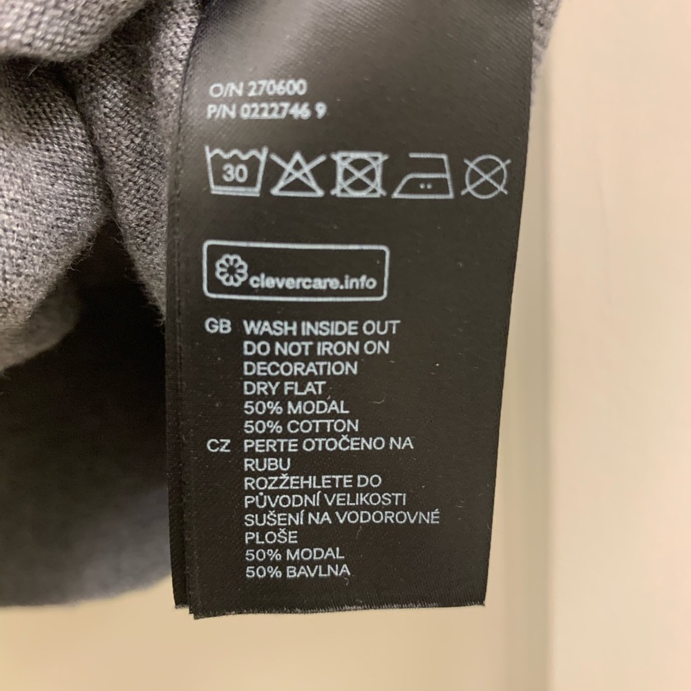 H&M Fancy Sweater - Picture 3 of 5